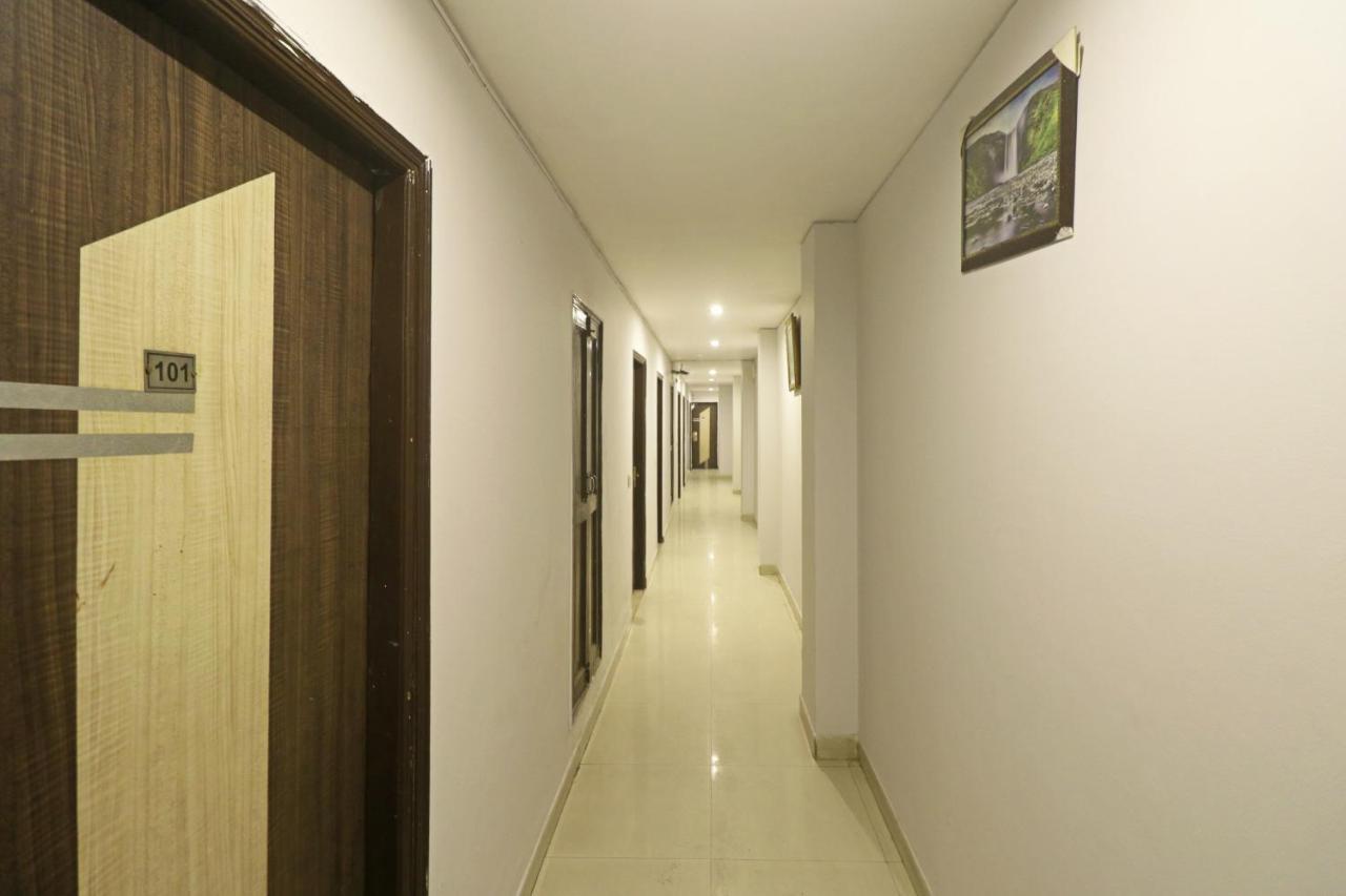 Airport Samara Inn Nueva Delhi Exterior foto